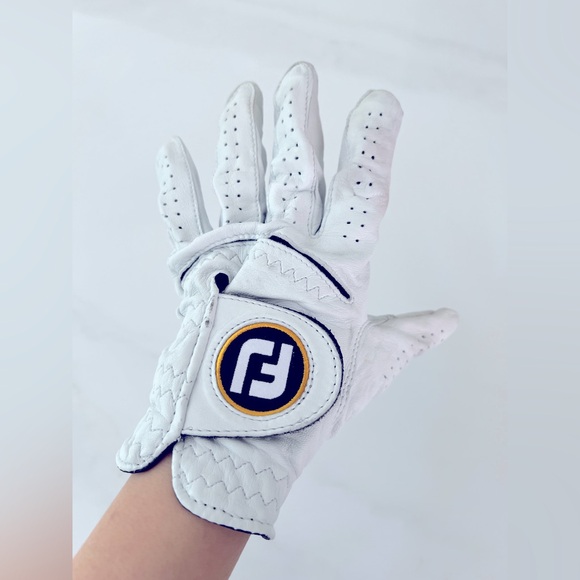 FootJoy Accessories - footjoy StaSof Women-Prior Generation leather Golf glove. Left hand.cadet medium